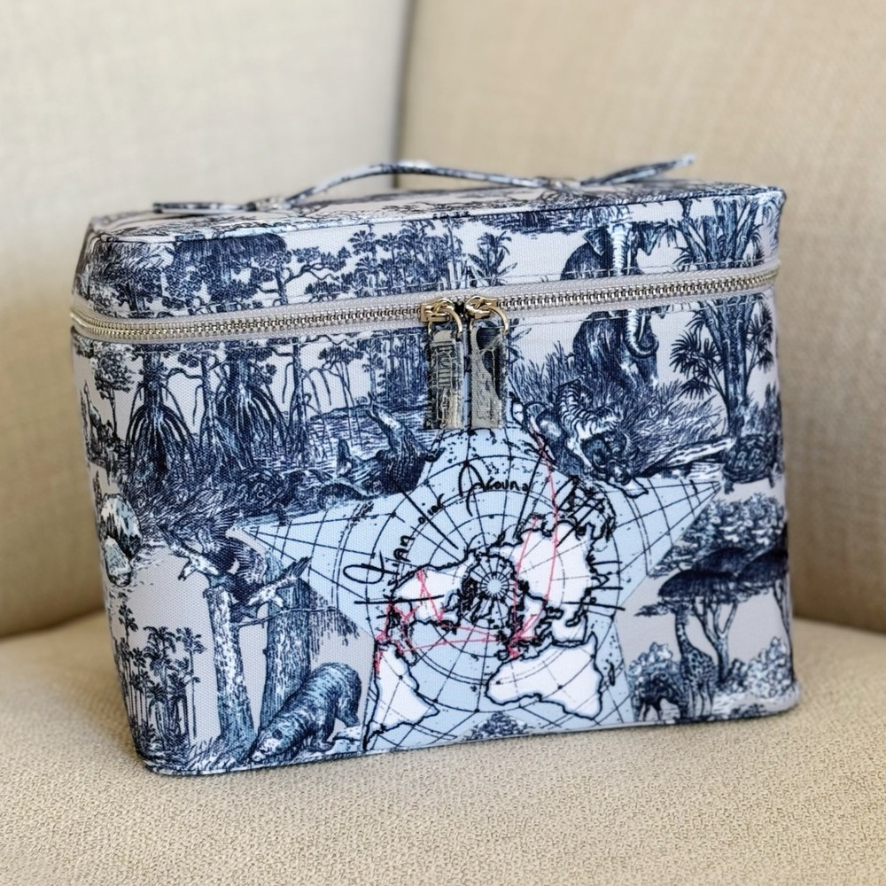 Dior Around The World Blue Makeup Box - Picture 3 of 9